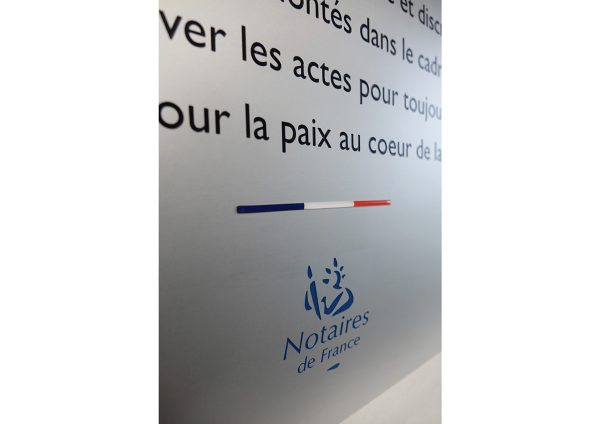 Plaque aluminium notaire gravure détails raison d'être